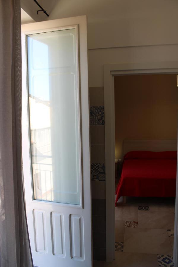 La Stanza Vicino Al Mare , Una Camera Da Letto E Bagno Con Balcone Vista Mare Apartment Balestrate Exterior photo