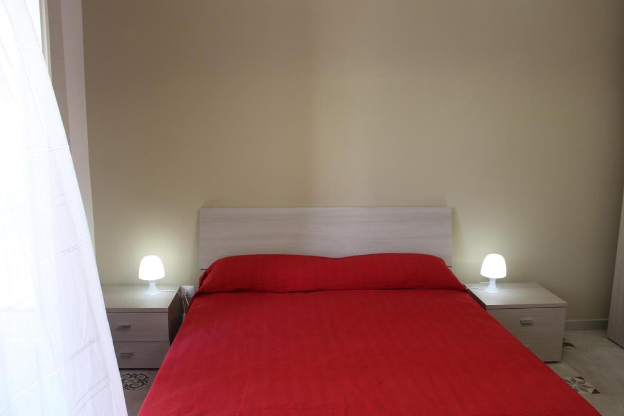 La Stanza Vicino Al Mare , Una Camera Da Letto E Bagno Con Balcone Vista Mare Apartment Balestrate Exterior photo