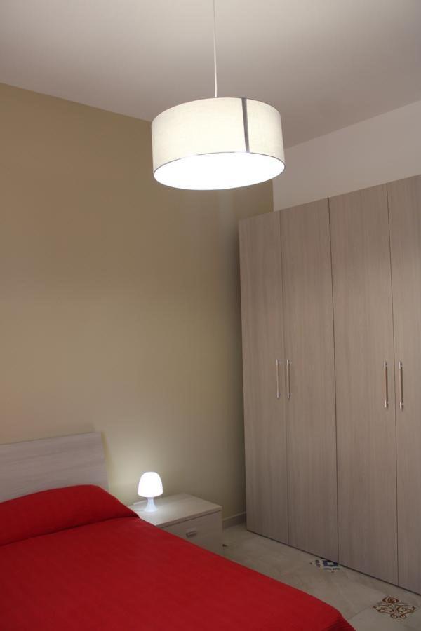 La Stanza Vicino Al Mare , Una Camera Da Letto E Bagno Con Balcone Vista Mare Apartment Balestrate Exterior photo