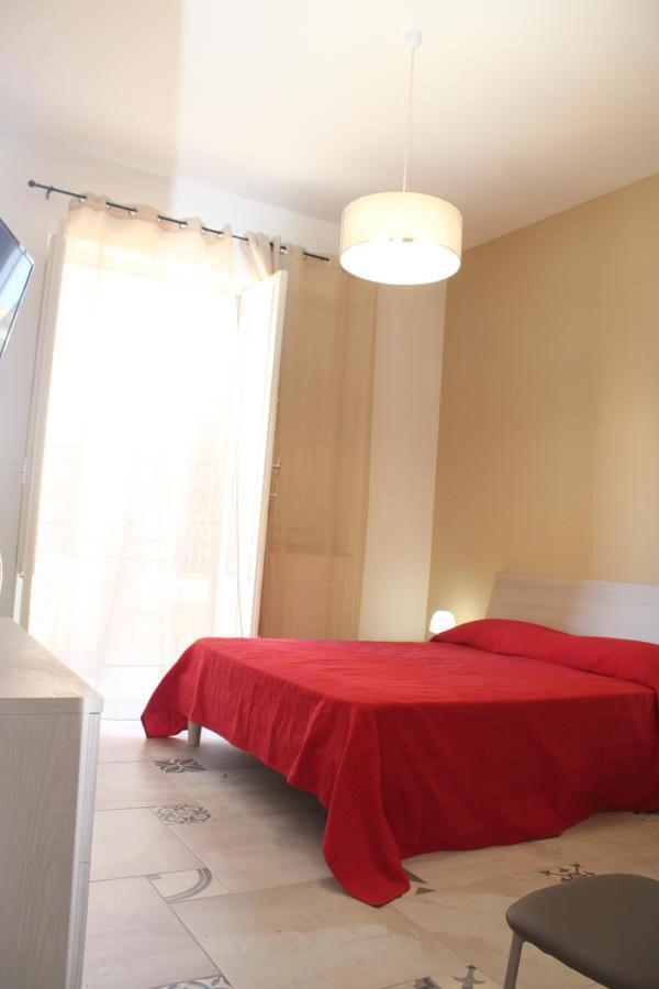 La Stanza Vicino Al Mare , Una Camera Da Letto E Bagno Con Balcone Vista Mare Apartment Balestrate Exterior photo